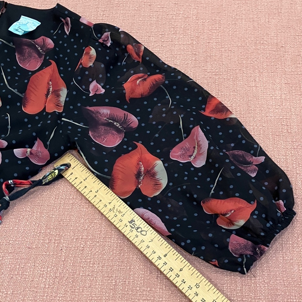 Enough About Me Montreal small wm’s Black / Red Floral midi or mini Dress - Picture 10 of 14